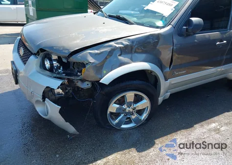 2005 Ford Escape Hybrid from USA, damaged, VIN 1FMCU96H05KE33778